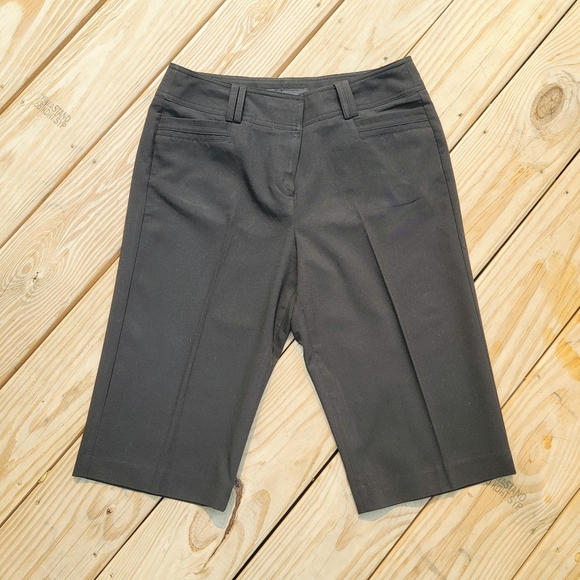 Larry Levine dress shorts, black, size 8 - Picture 3 of 4